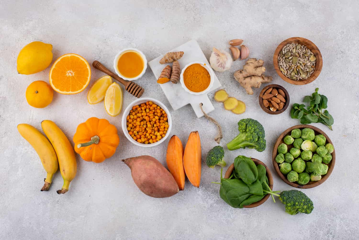 Los alimentos frescos y naturales son una excelente fuente de vitaminas y minerales que fortalecen tu sistema inmunológico.